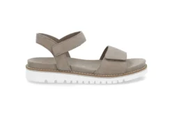 Bekväm och klassisk sandal
