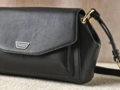 Crossbody-väska i läder