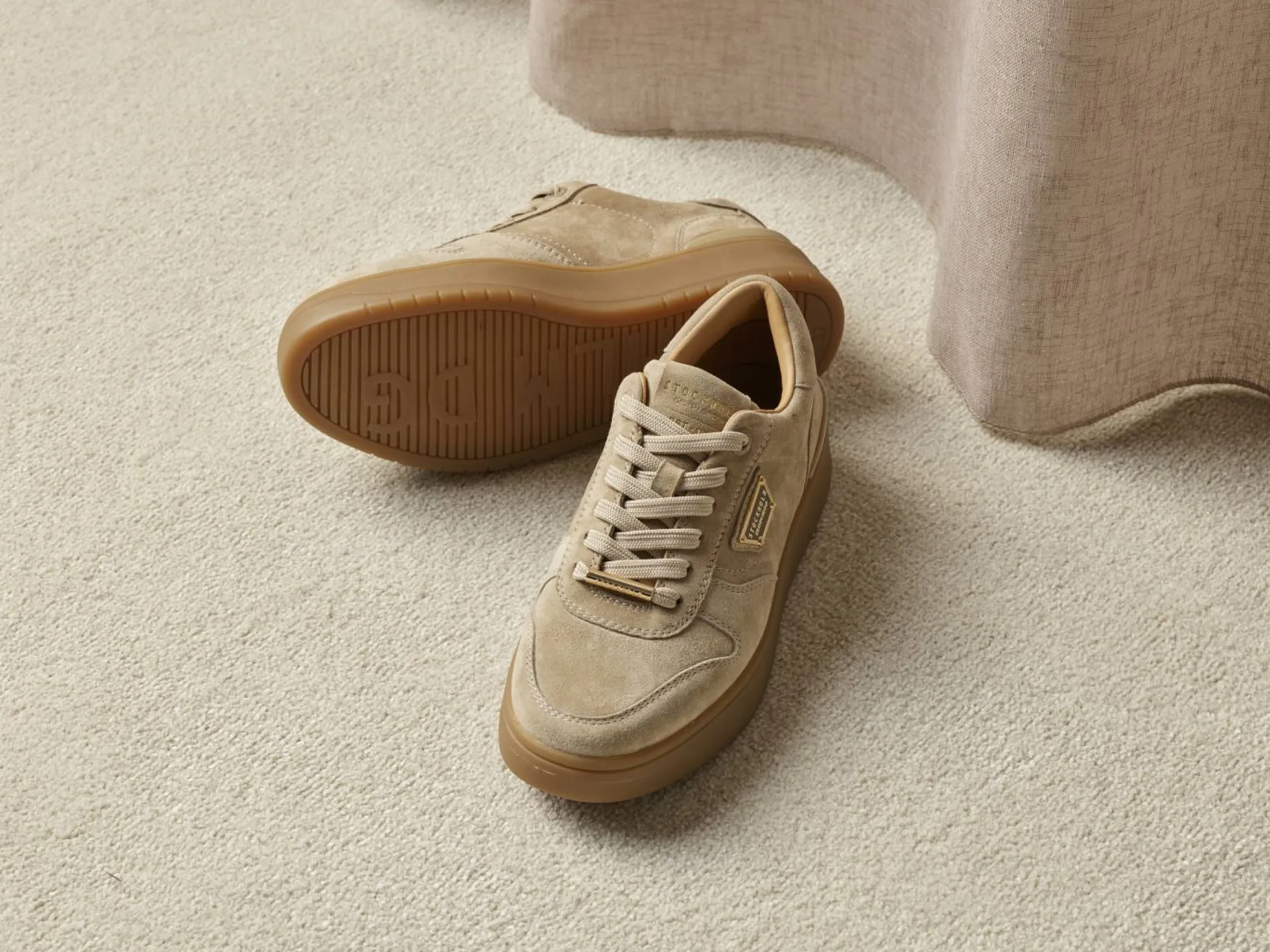 Eleganta platåsneakers