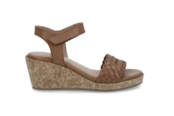 Elegant flätad kilklackad sandal