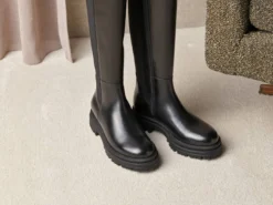 Hög och elegant stövlett med stretch