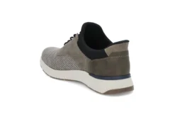 Praktisk slip-on-sko