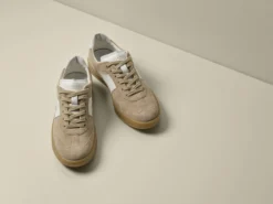Sneakers i mocka