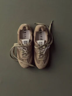 Sportiga sneakers