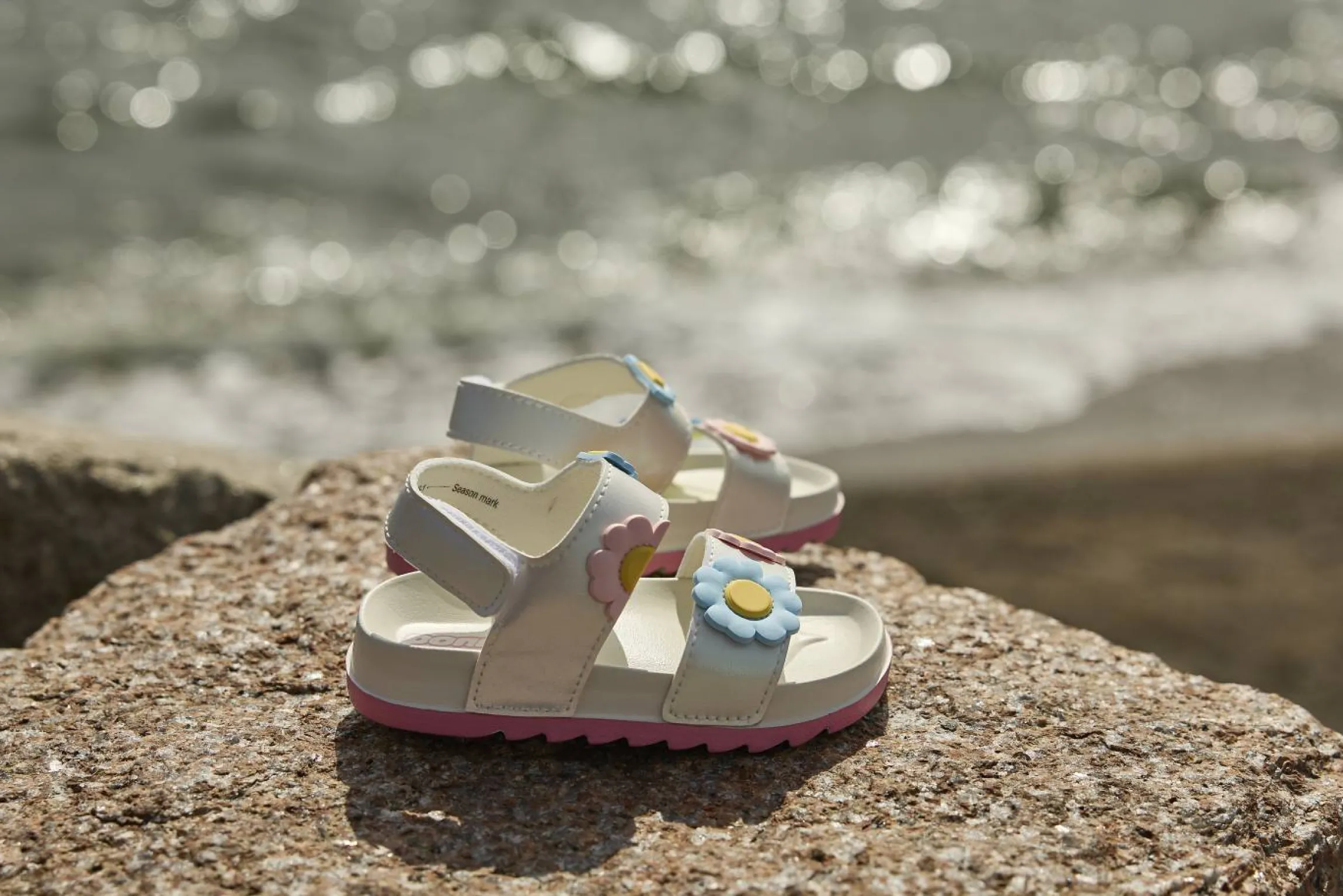 Superlätta sandaler